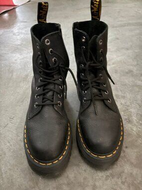 Dr. Martens Jadon Platform Boot — Women's 9 — Black Pebble Leather